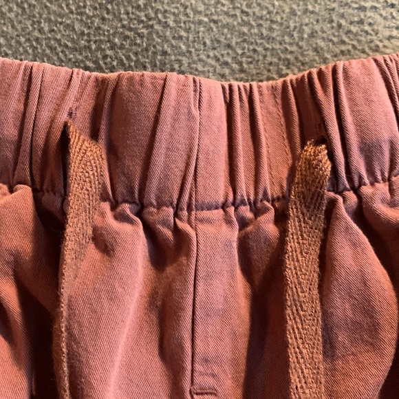 BTFBM brown shorts. Elastic & drawstring waistband. Front & back pockets. Size L - Picture 4 of 13